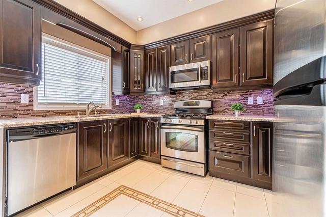 146 Degrassi Cove Circ, House detached with 4 bedrooms, 4 bathrooms and 6 parking in Brampton ON | Image 6
