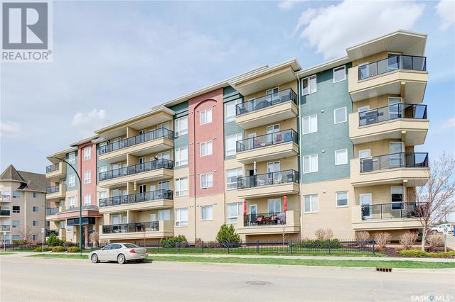 106 - 158 Pawlychenko Ln, Condo with 2 bedrooms, 2 bathrooms and null parking in Saskatoon SK | Card Image