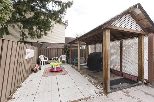 95 Harold St, House detached with 3 bedrooms, 2 bathrooms and 5 parking in Brampton ON | Image 19