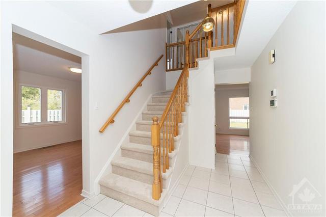 1 Woodthrush Green, House detached with 4 bedrooms, 3 bathrooms and 4 parking in Ottawa ON | Image 4