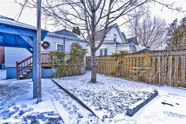 178 Grosvenor Avenue N, House detached with 2 bedrooms, 1 bathrooms and 2 parking in Hamilton ON | Image 16