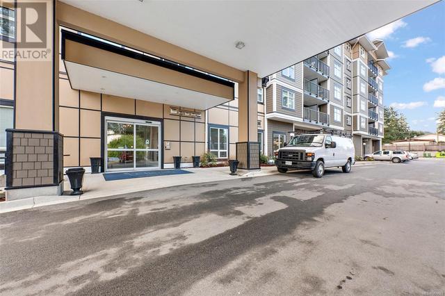 302 - 917 Avrill Rd, Condo with 1 bedrooms, 1 bathrooms and 1 parking in Langford BC | Image 18