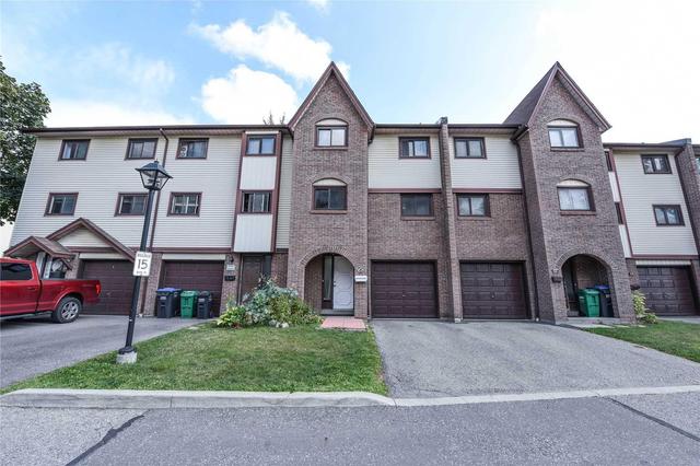 66 - 66 Mccallum Crt, Townhouse with 3 bedrooms, 2 bathrooms and 2 parking in Brampton ON | Image 1