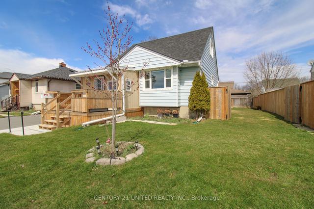 762 Gillespie Ave, House detached with 2 bedrooms, 2 bathrooms and 3 parking in Peterborough ON | Image 34