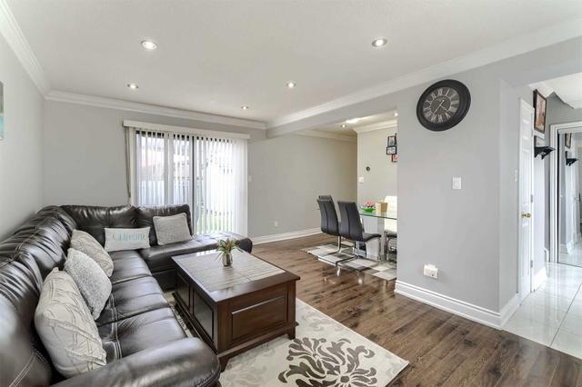 7 Gold Finch Crt, House detached with 3 bedrooms, 3 bathrooms and 3 parking in Brampton ON | Image 17