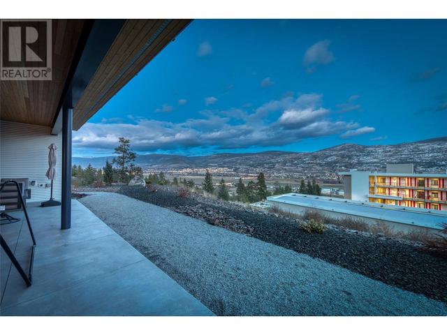 811 - 800 Vista Park, Condo with 3 bedrooms, 2 bathrooms and 2 parking in Penticton 1 BC | Image 37
