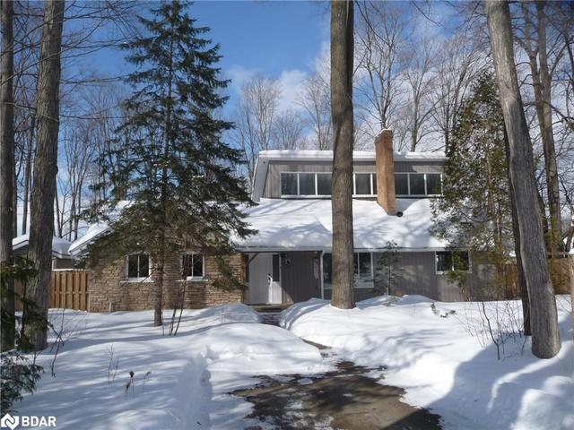 1764 Snow Valley Road, House detached with 3 bedrooms, 1 bathrooms and null parking in Springwater ON | Image 2