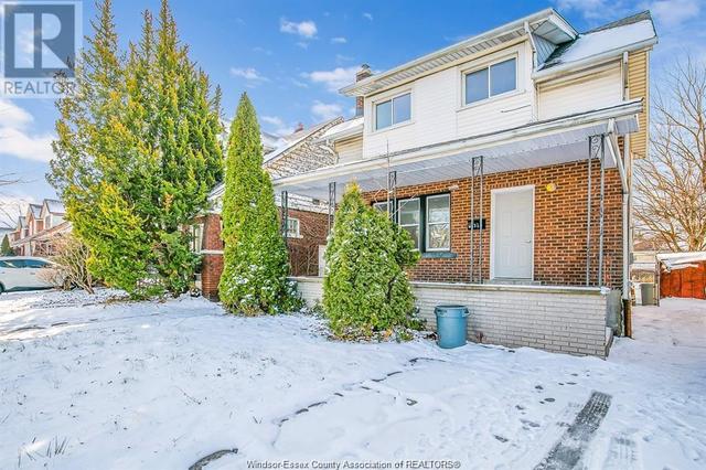 333 Rankin Avenue Unit# Upper, House detached with 4 bedrooms, 2 bathrooms and null parking in Windsor ON | Image 2