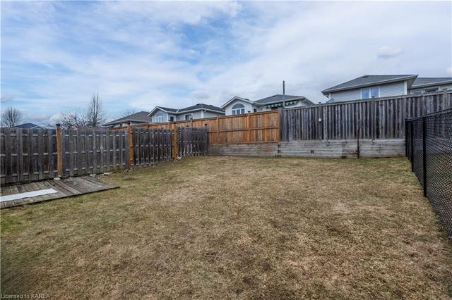 171 Briceland Street, House semidetached with 4 bedrooms, 2 bathrooms and 4 parking in Kingston ON | Image 31