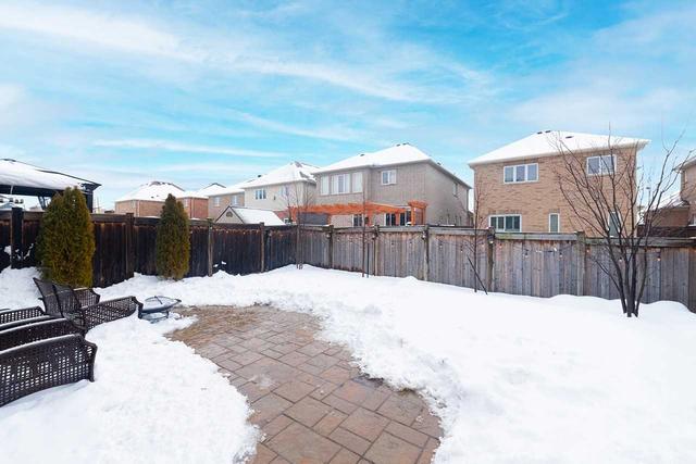 204 Cathcart Cres, House detached with 4 bedrooms, 4 bathrooms and 4 parking in Milton ON | Image 29