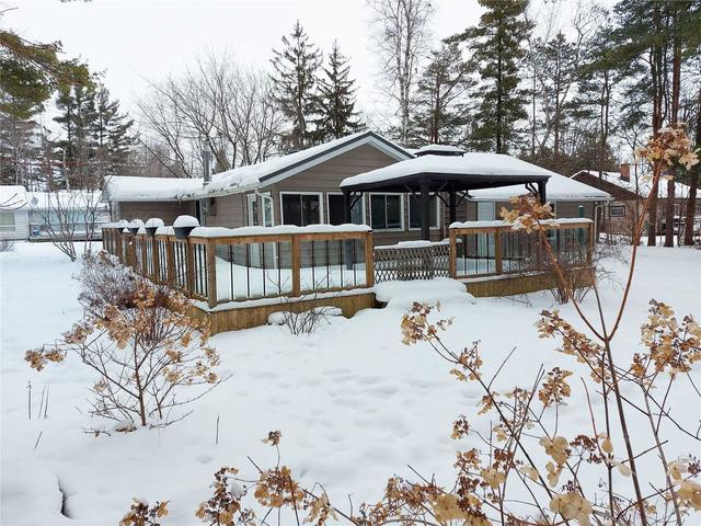 709 Florence Rd, House detached with 1 bedrooms, 1 bathrooms and 6 parking in Innisfil ON | Image 2
