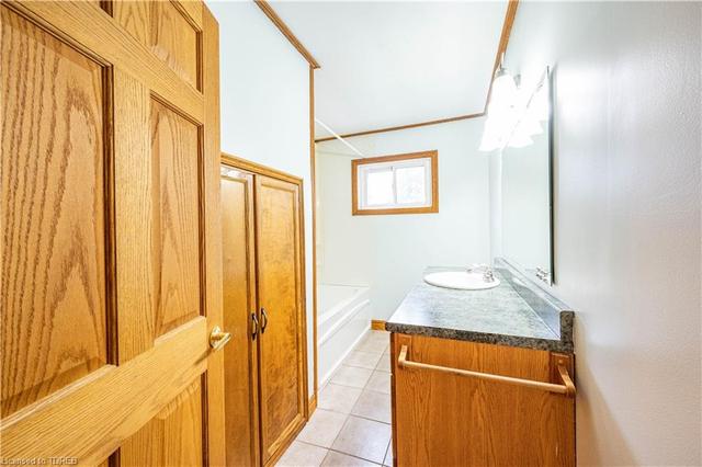 18 Lindsay Street, House detached with 3 bedrooms, 2 bathrooms and 8 parking in Tillsonburg ON | Image 13