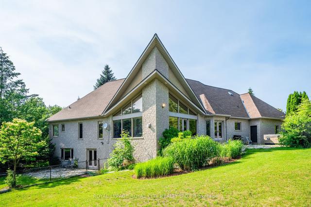 10 Kilkenny Pl, House detached with 3 bedrooms, 4 bathrooms and 15 parking in Guelph ON | Image 1