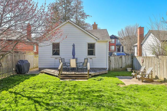126 Hillside Ave, House detached with 2 bedrooms, 1 bathrooms and 2 parking in Toronto ON | Image 21