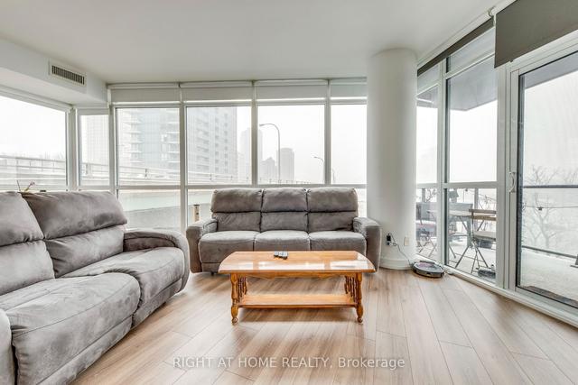 522 - 169 Fort York Blvd, Condo with 2 bedrooms, 2 bathrooms and 1 parking in Toronto ON | Image 9