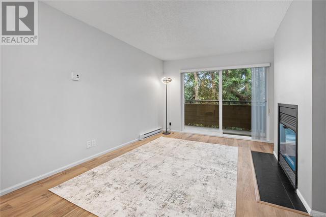 202 - 3225 Alder St, Condo with 1 bedrooms, 1 bathrooms and 1 parking in Saanich BC | Image 5