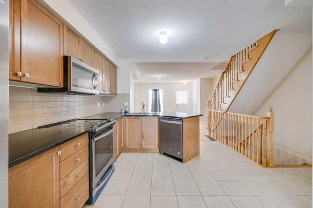 265 Torbarrie Rd, House attached with 3 bedrooms, 3 bathrooms and 2 parking in Toronto ON | Image 3