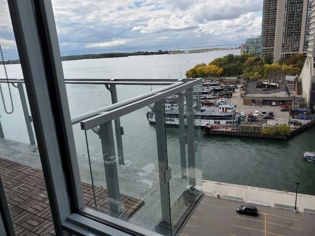 1005 - 29 Queens Quay E, Condo with 2 bedrooms, 3 bathrooms and 1 parking in Toronto ON | Image 6