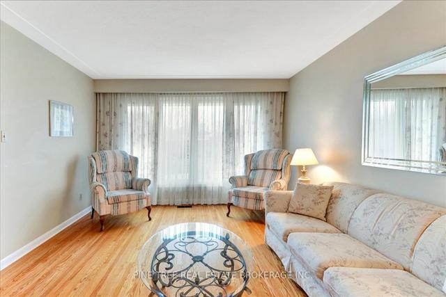 16 Lay St, House detached with 3 bedrooms, 2 bathrooms and 7 parking in Barrie ON | Image 19