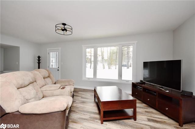 1014 Tryon Road, House detached with 3 bedrooms, 2 bathrooms and null parking in Gravenhurst ON | Image 7