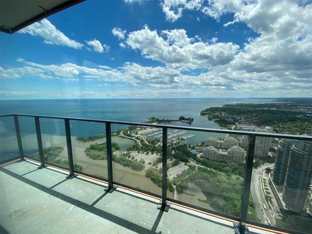 lph07 - 30 Shore Breeze Dr, Condo with 2 bedrooms, 2 bathrooms and 1 parking in Toronto ON | Image 2