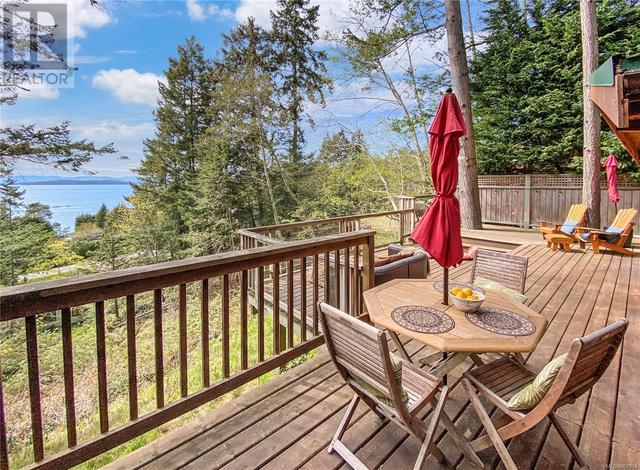 3733 Privateers Rd, House detached with 2 bedrooms, 1 bathrooms and 3 parking in Southern Gulf Islands BC | Image 5