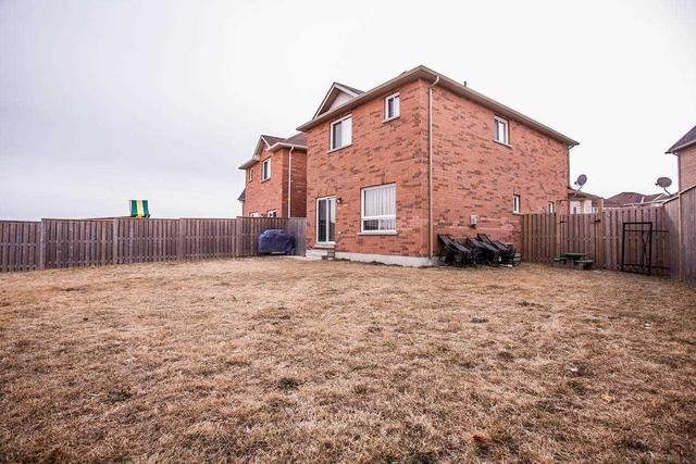 63 Beckett Cres, House detached with 3 bedrooms, 3 bathrooms and 4 parking in Clarington ON | Image 17