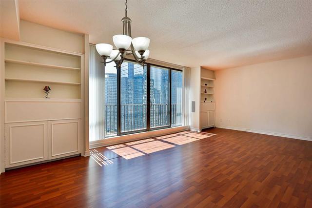 2435 - 33 Harbour Sq W, Condo with 1 bedrooms, 1 bathrooms and 1 parking in Toronto ON | Image 10