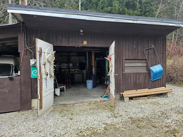 3433 Highway 6, House detached with 3 bedrooms, 3 bathrooms and 20 parking in Central Kootenay E BC | Image 61