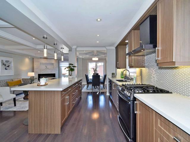 44 Rangeley Dr, House detached with 4 bedrooms, 3 bathrooms and 3 parking in Toronto ON | Image 3