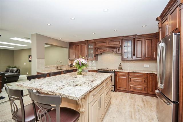 16 Fairhaven Drive, House detached with 4 bedrooms, 3 bathrooms and 6 parking in St. Catharines ON | Image 8