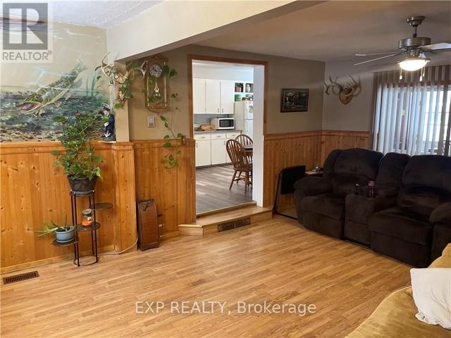981 James St, House detached with 2 bedrooms, 1 bathrooms and 6 parking in Mattawa ON | Image 10