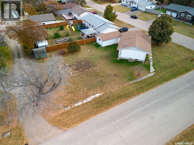 701 4th Avenue, House detached with 2 bedrooms, 2 bathrooms and null parking in Raymore SK | Image 36