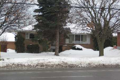 363 Rossland Rd W, House detached with 3 bedrooms, 1 bathrooms and 2 parking in Oshawa ON | Image 1