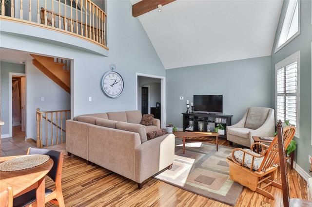 6 Salter Crt, House detached with 4 bedrooms, 2 bathrooms and 12 parking in Clarington ON | Image 33