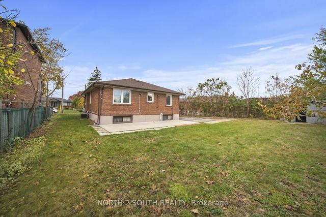 24 Deverell Cres, House detached with 3 bedrooms, 2 bathrooms and 7 parking in Toronto ON | Image 32