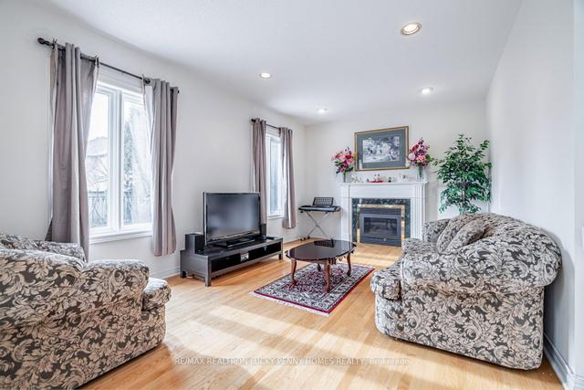 85 Tea Rose St, House detached with 4 bedrooms, 5 bathrooms and 9 parking in Markham ON | Image 4