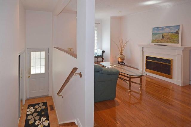 Th#11 - 150 George St, Townhouse with 3 bedrooms, 3 bathrooms and 1 parking in Toronto ON | Image 3
