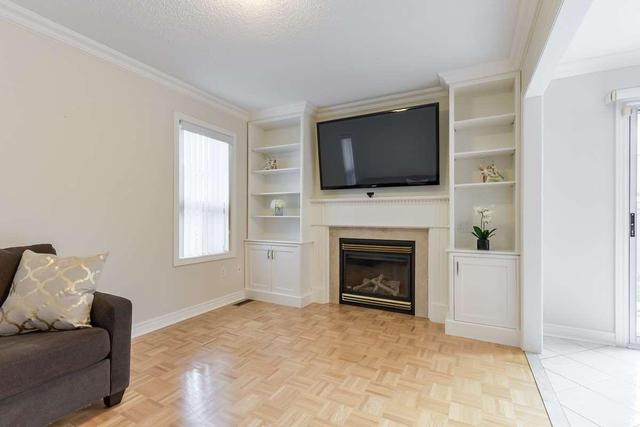 67 Queensbridge Dr, House detached with 4 bedrooms, 4 bathrooms and 2 parking in Vaughan ON | Image 7