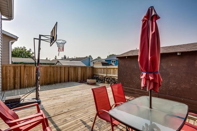 105 Castledale Way Ne, House detached with 3 bedrooms, 2 bathrooms and 1 parking in Calgary AB | Image 21