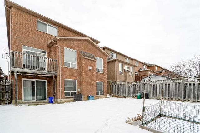 23 Lark Cres, House detached with 4 bedrooms, 4 bathrooms and 6 parking in Richmond Hill ON | Image 33
