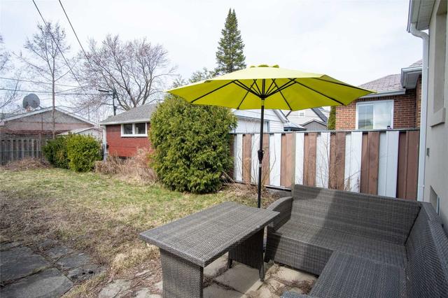 10 Duern St, House detached with 2 bedrooms, 2 bathrooms and 4 parking in Toronto ON | Image 18
