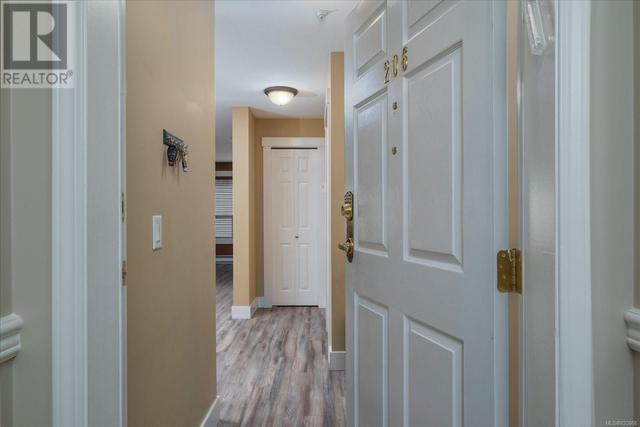 206 - 1631 Dufferin Cres, Condo with 2 bedrooms, 2 bathrooms and 1 parking in Nanaimo BC | Card Image