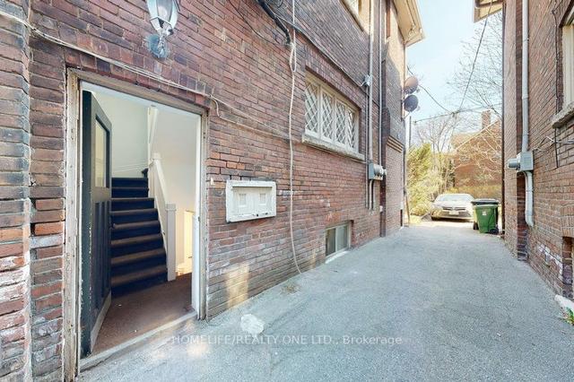 196-198 Glen Rd, House detached with 8 bedrooms, 5 bathrooms and 3 parking in Toronto ON | Image 21