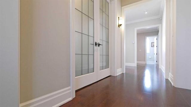 112 Frontenac Ave, House detached with 4 bedrooms, 5 bathrooms and 4 parking in Toronto ON | Image 4