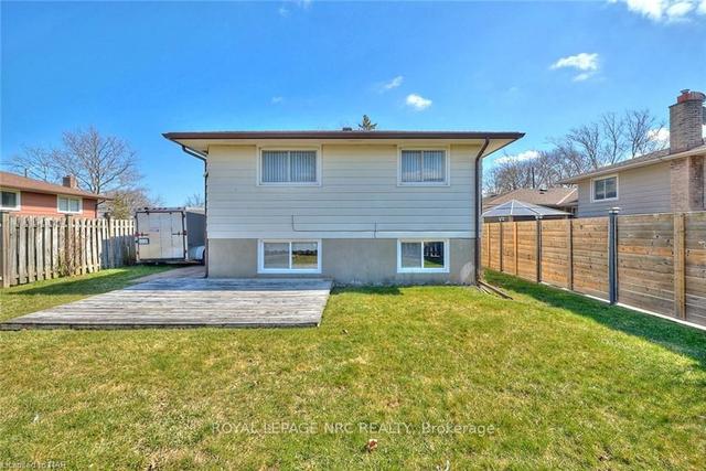 8182 Lynhurst Dr, House detached with 3 bedrooms, 2 bathrooms and 3 parking in Niagara Falls ON | Image 12