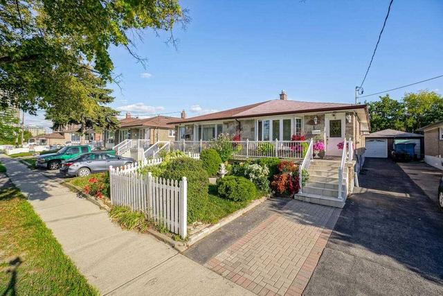 76 Lindy Lou Rd, House semidetached with 3 bedrooms, 3 bathrooms and 6 parking in Toronto ON | Image 23