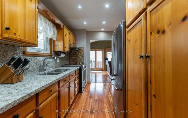 3 Second St S, House detached with 3 bedrooms, 2 bathrooms and 4 parking in Hamilton ON | Image 10
