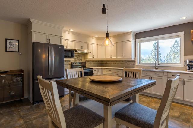 185 Peregrine Court, House detached with 2 bedrooms, 2 bathrooms and 3 parking in Okanagan Similkameen A BC | Image 13