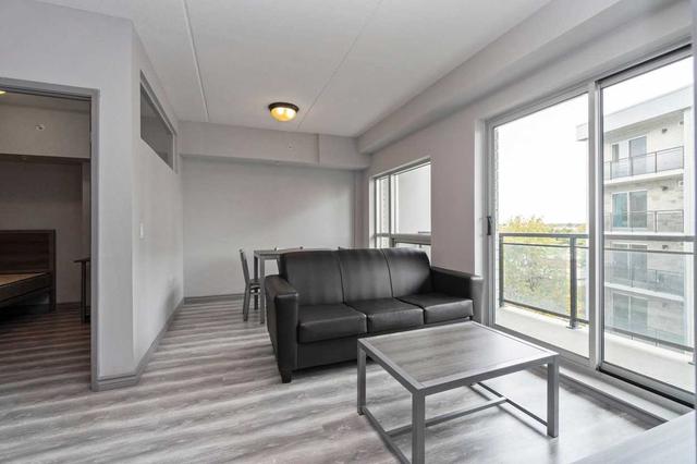 f405 - 275 Larch St, Condo with 2 bedrooms, 2 bathrooms and 1 parking in Waterloo ON | Image 3